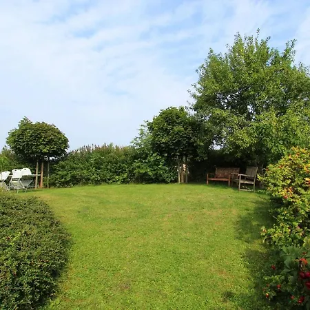 Idyllsiche Lage, Mit Terrasse, Meerblick - Haus Sonnenblume 04 Neuendorf (Rugen)