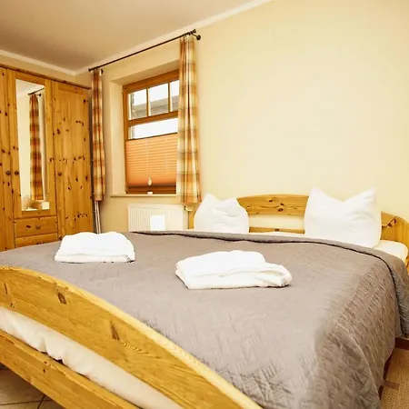 Idyllsiche Lage, Mit Terrasse, Meerblick - Haus Sonnenblume 04 Neuendorf (Rugen)