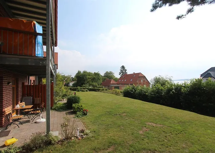 idyllsiche Lage, Ferienwohnung mit Terrasse, Meerblick - Haus Sonnenblume FeWo 04 Apartment Neuendorf (Rugen)