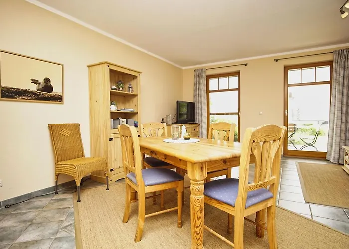 Apartment idyllsiche Lage, Ferienwohnung mit Terrasse, Meerblick - Haus Sonnenblume FeWo 04