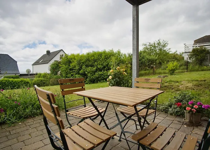 idyllsiche Lage, Ferienwohnung mit Terrasse, Meerblick - Haus Sonnenblume FeWo 04 *
